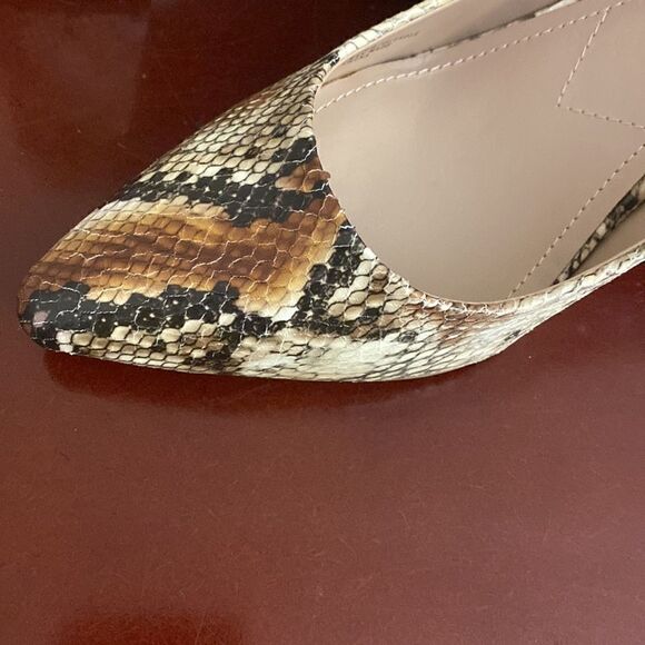 CHARLES BY CHARLES DAVID Beige Python Embossed Vasto Flare Slip On Heels 8.5M - Picture 4 of 7